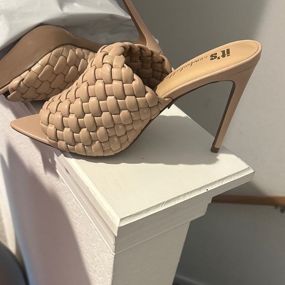 Women's Tan Woven Heeled Mules size 10 - Picture 6 of 9